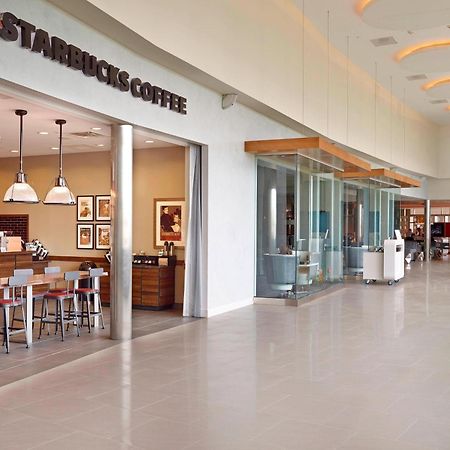 Renaissance Edmonton Airport Hotel Nisku Bagian luar foto