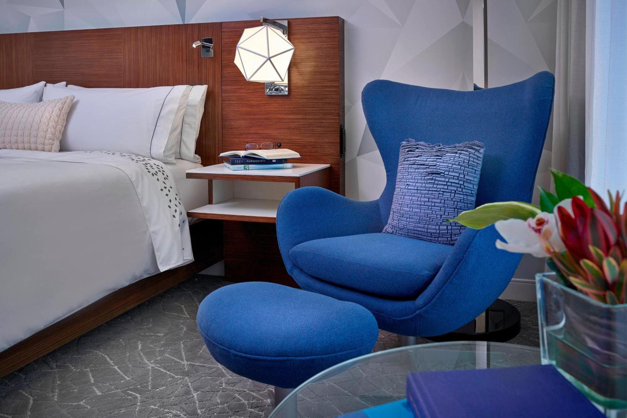 Renaissance Edmonton Airport Hotel Nisku Bagian luar foto