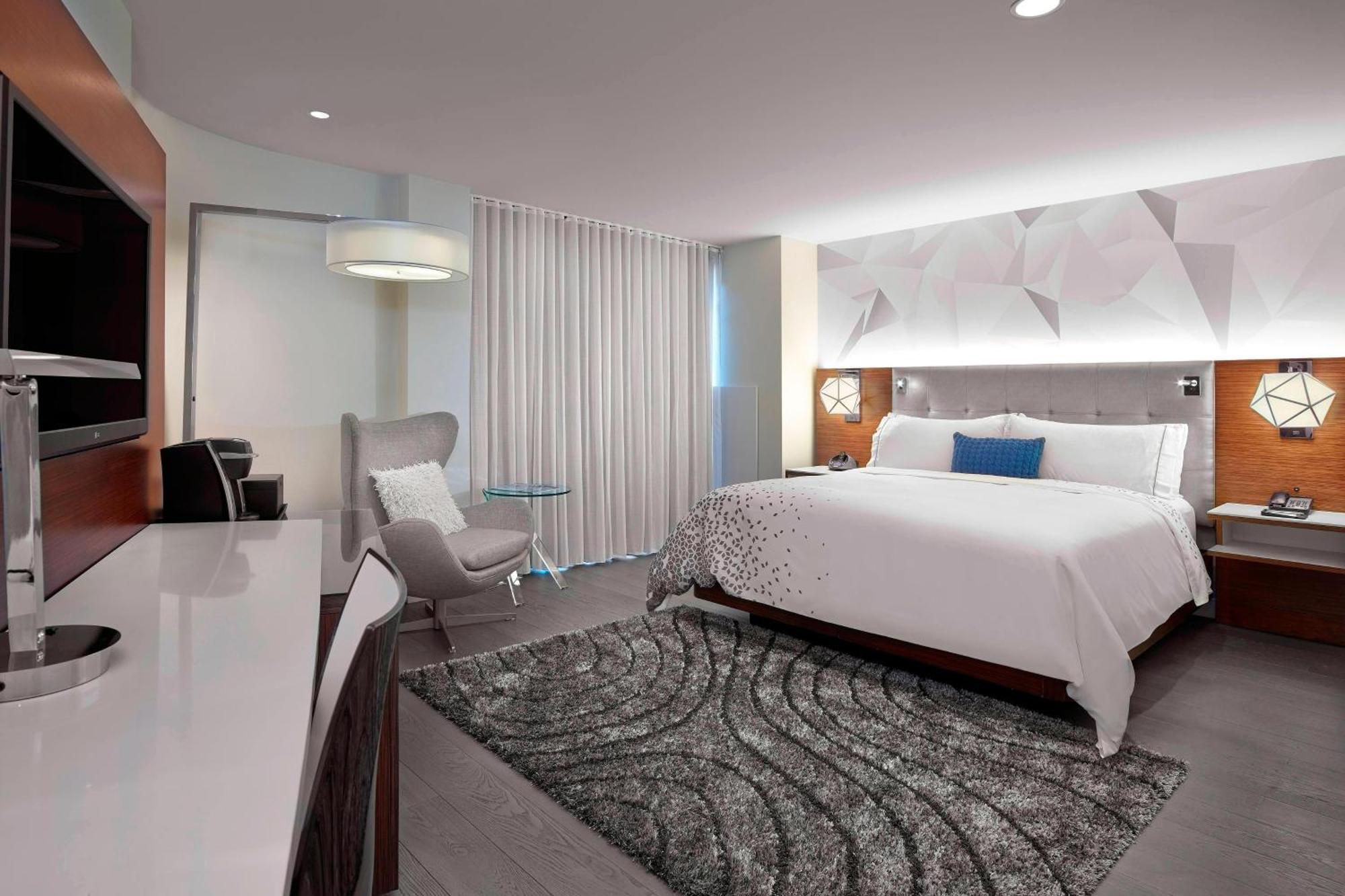 Renaissance Edmonton Airport Hotel Nisku Bagian luar foto