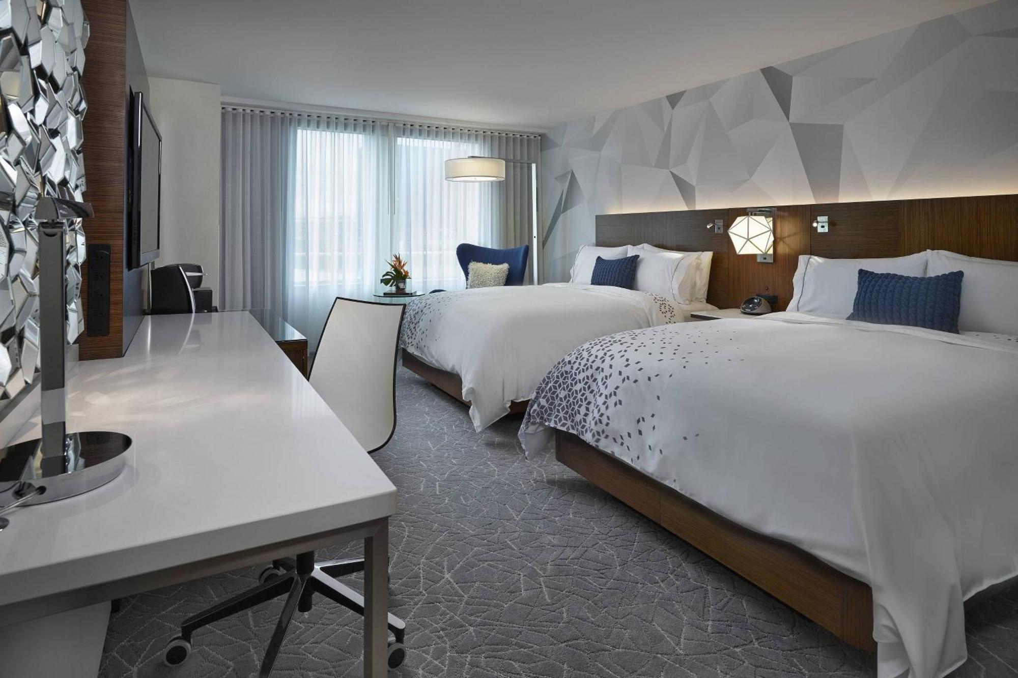 Renaissance Edmonton Airport Hotel Nisku Bagian luar foto